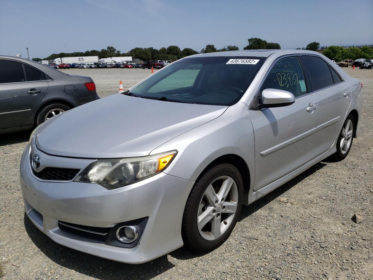 Photo 2 from auction – 2012 TOYOTA CAMRY BASE with VIN 4T1BF1FK9CU039670