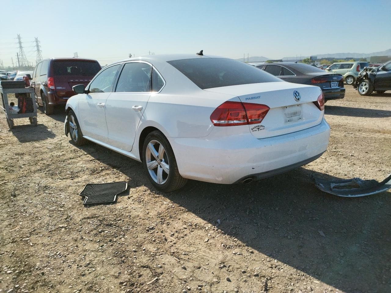 Photo 3 from auction – 2013 VOLKSWAGEN PASSAT SE with VIN 1VWBP7A32DC089996