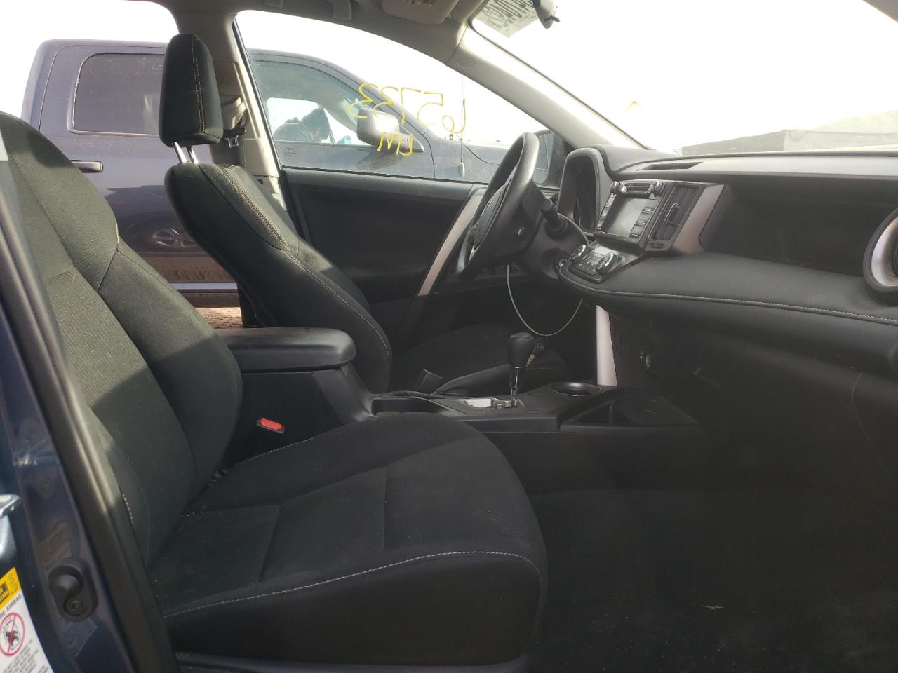 Photo 5 from auction – 2014 TOYOTA RAV4 XLE with VIN 2T3RFREV9EW212803