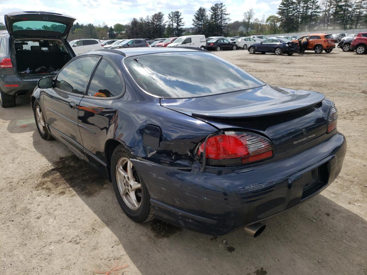Photo 3 from auction – 2002 PONTIAC GRAND PRIX with VIN 1G2WP12K62F236182