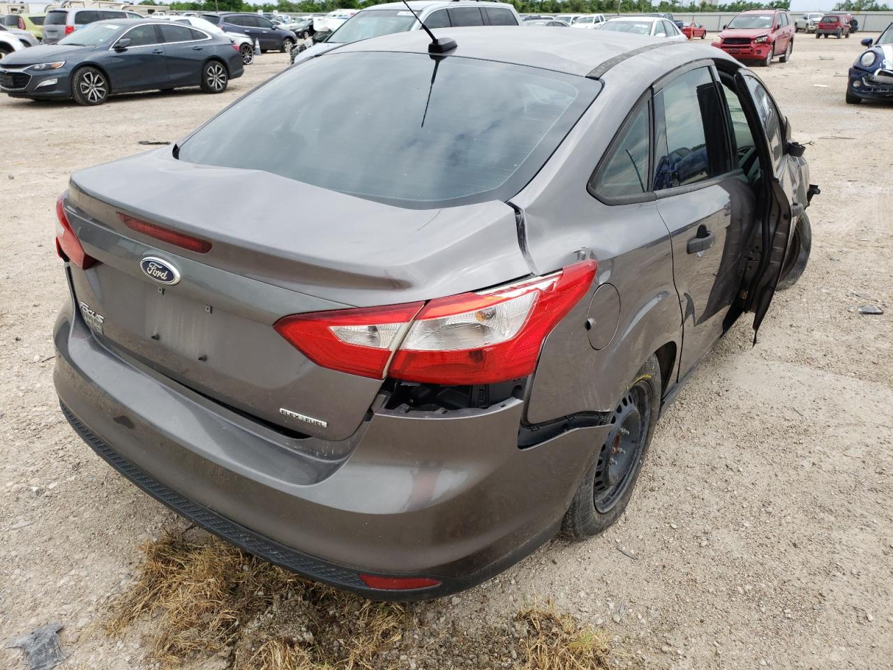 Photo 4 from auction – 2014 FORD FOCUS S with VIN 1FADP3E20EL389811