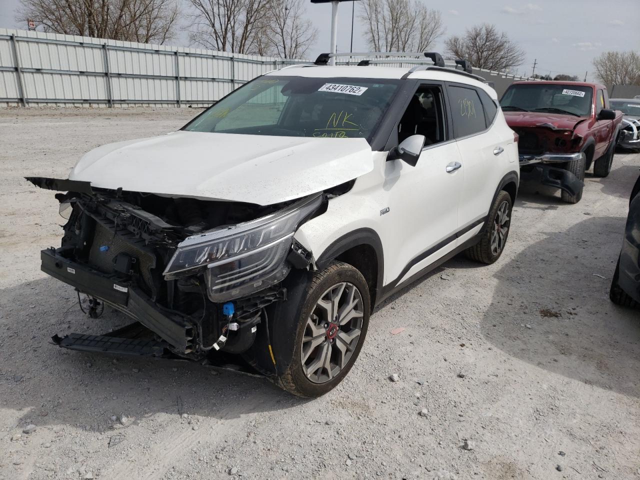 Photo 2 from auction – 2021 KIA SELTOS SX with VIN KNDETCA28M7105848