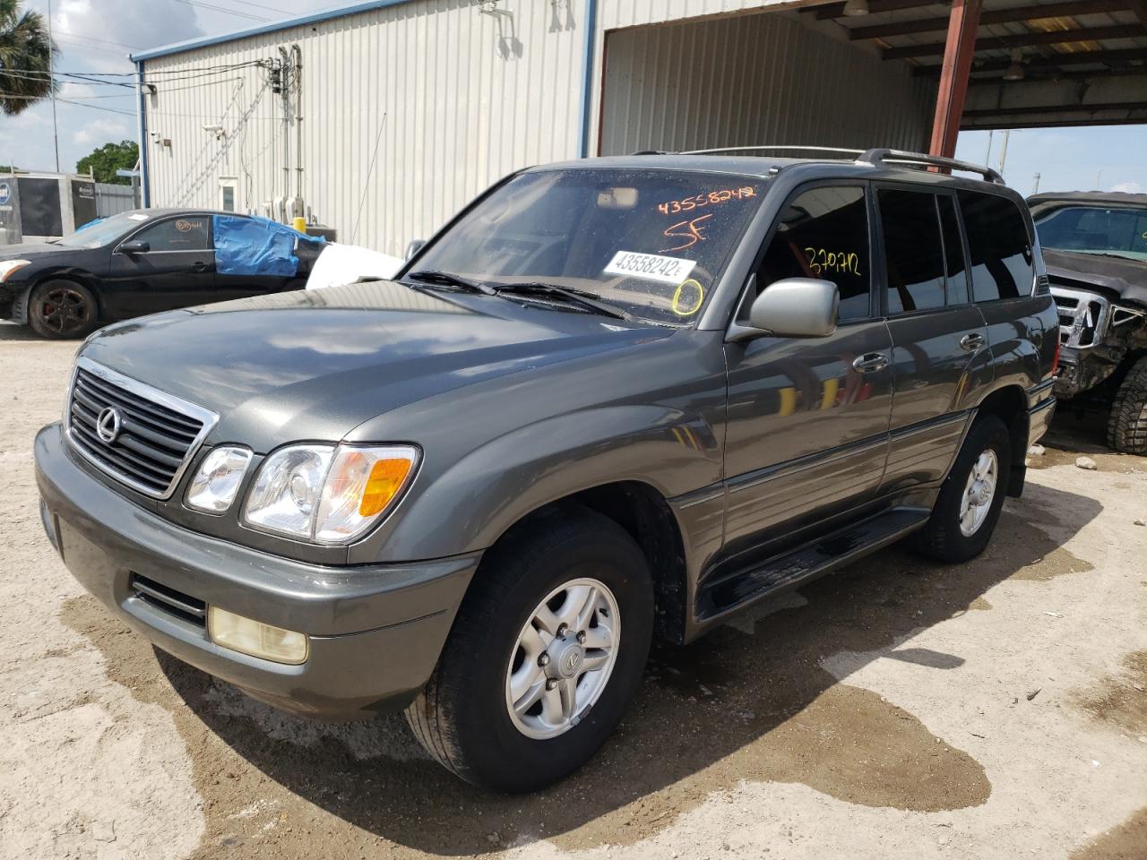 Photo 2 from auction – 1999 LEXUS LX 470 with VIN JT6HT00W2X0043044