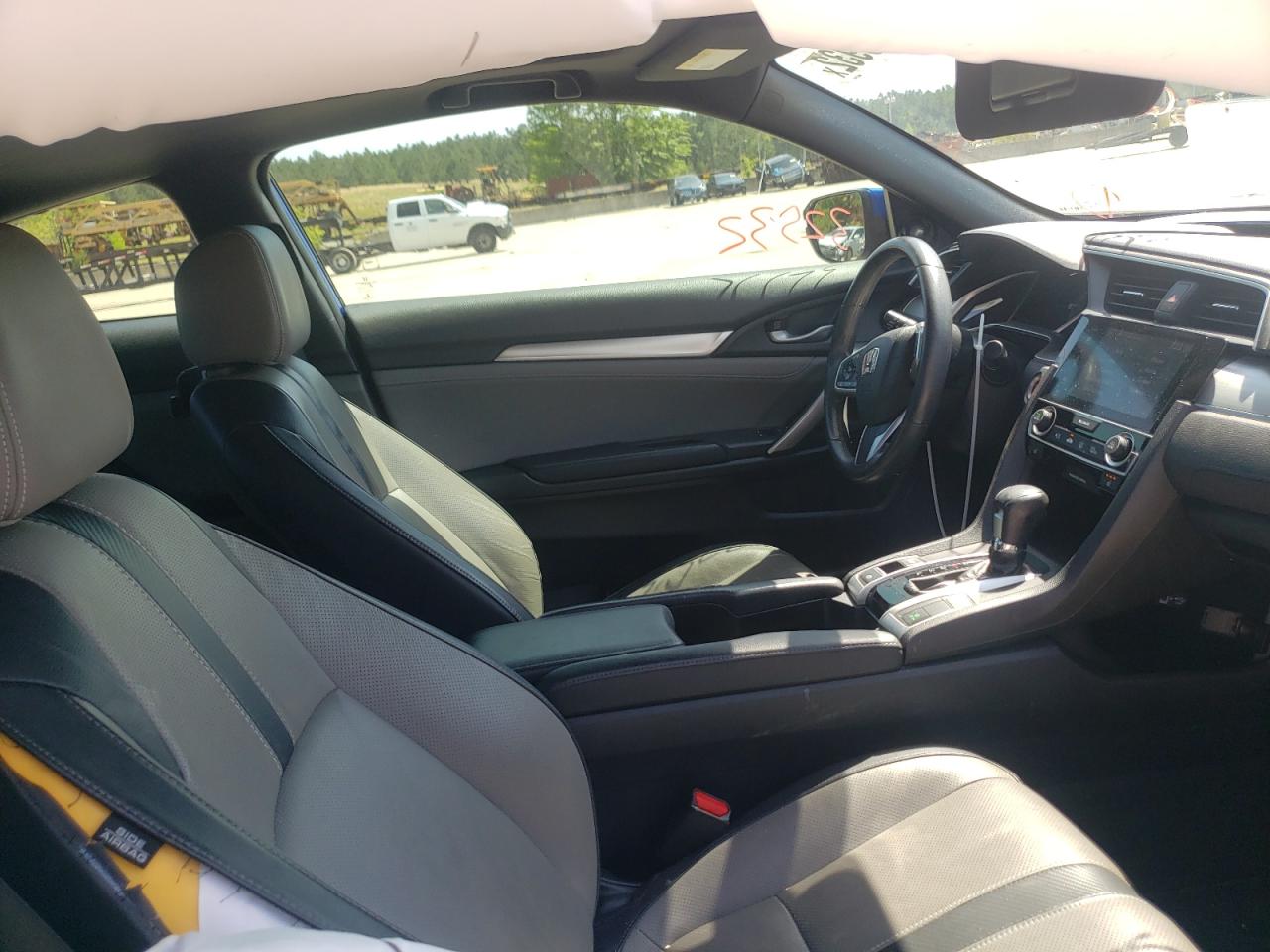 Photo 5 from auction – 2017 HONDA CIVIC TOUR with VIN 2HGFC3B99HH356986