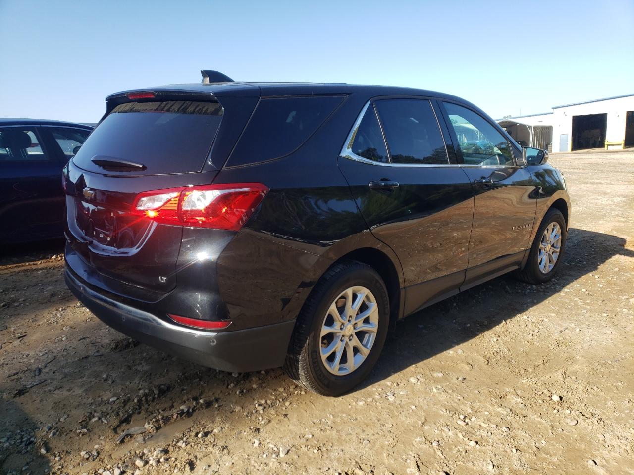 Photo 17 from auction – 2019 CHEVROLET EQUINOX LT with VIN 2GNAXJEV1K6258992