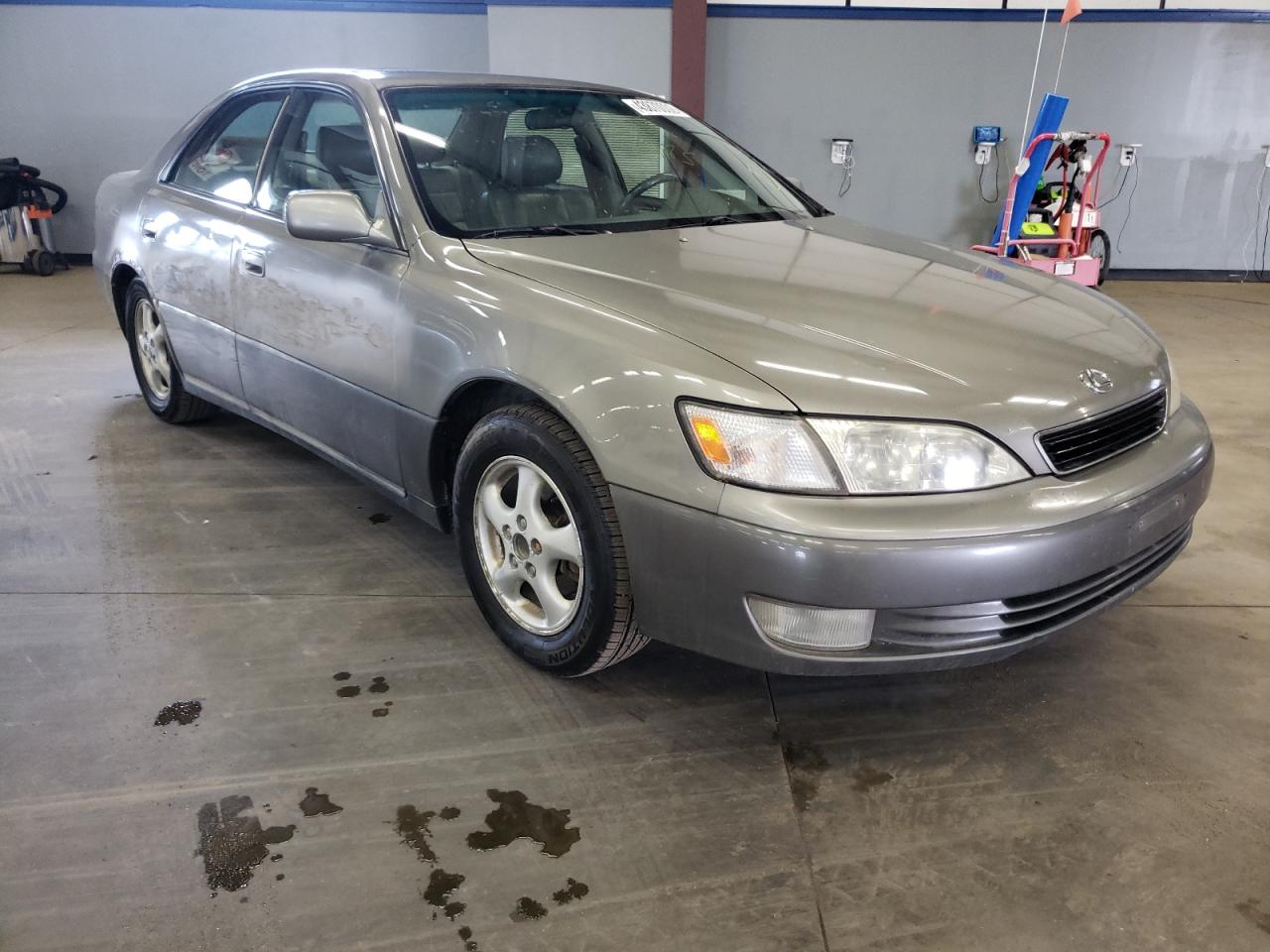 LEXUS ES 300 1997 con VIN JT8BF22G0V0021952 - Foto de la subasta