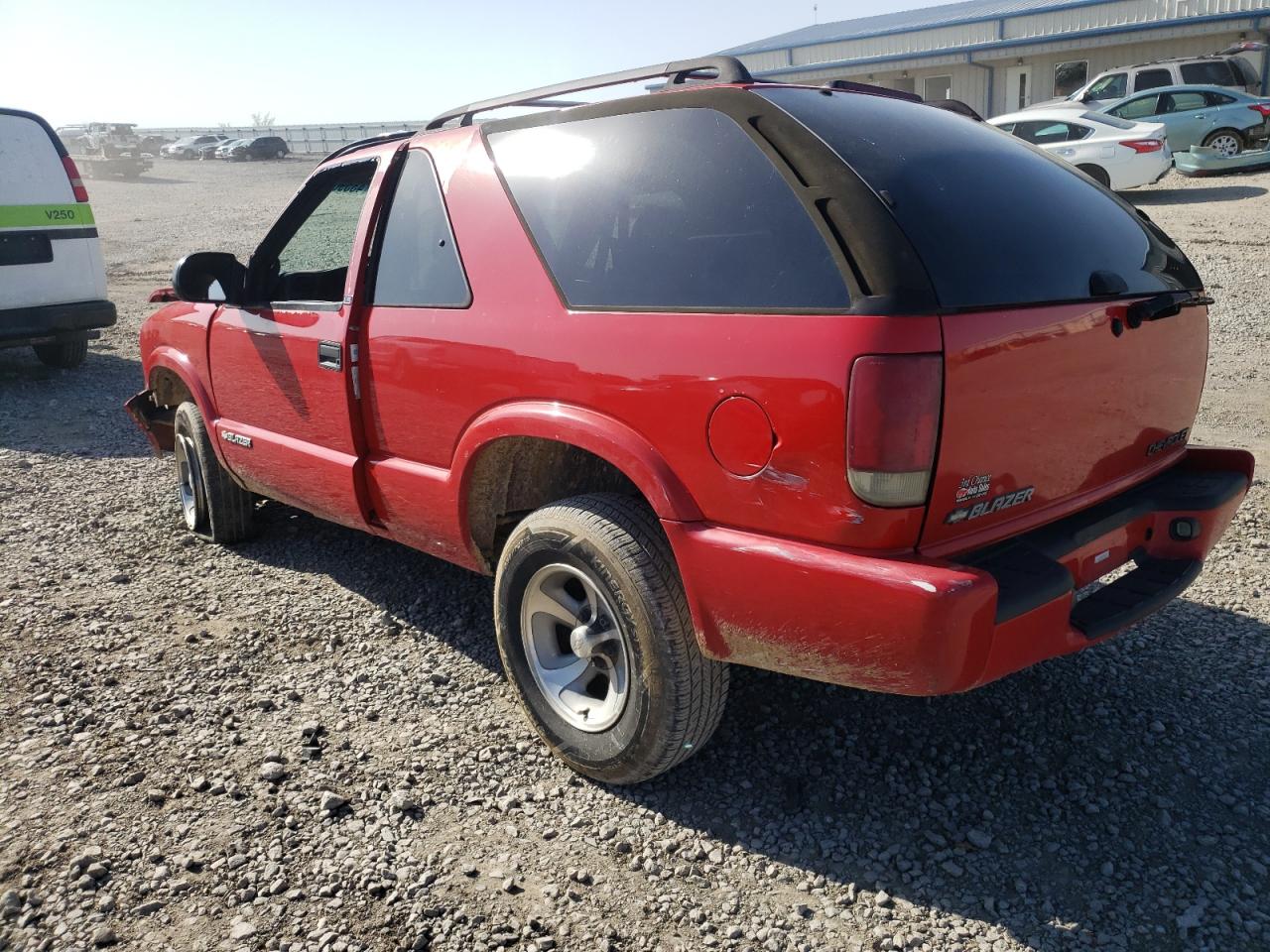 Photo 3 from auction – 2002 CHEVROLET BLAZER with VIN 1GNCS18W02K172565