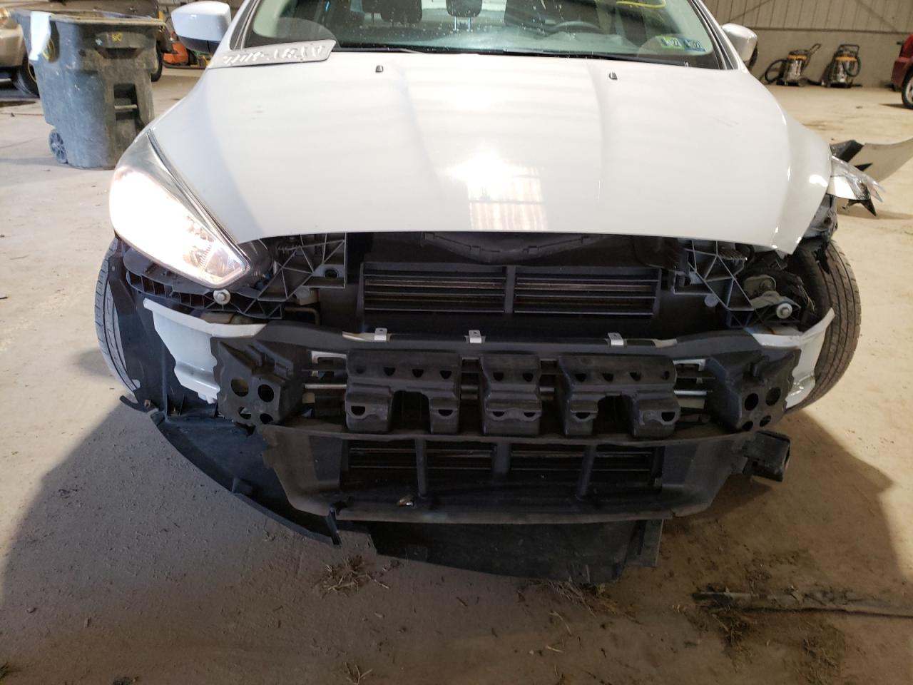 Zdjęcie 9 z aukcji – 2018 FORD FOCUS SE z VIN 1FADP3F23JL320524