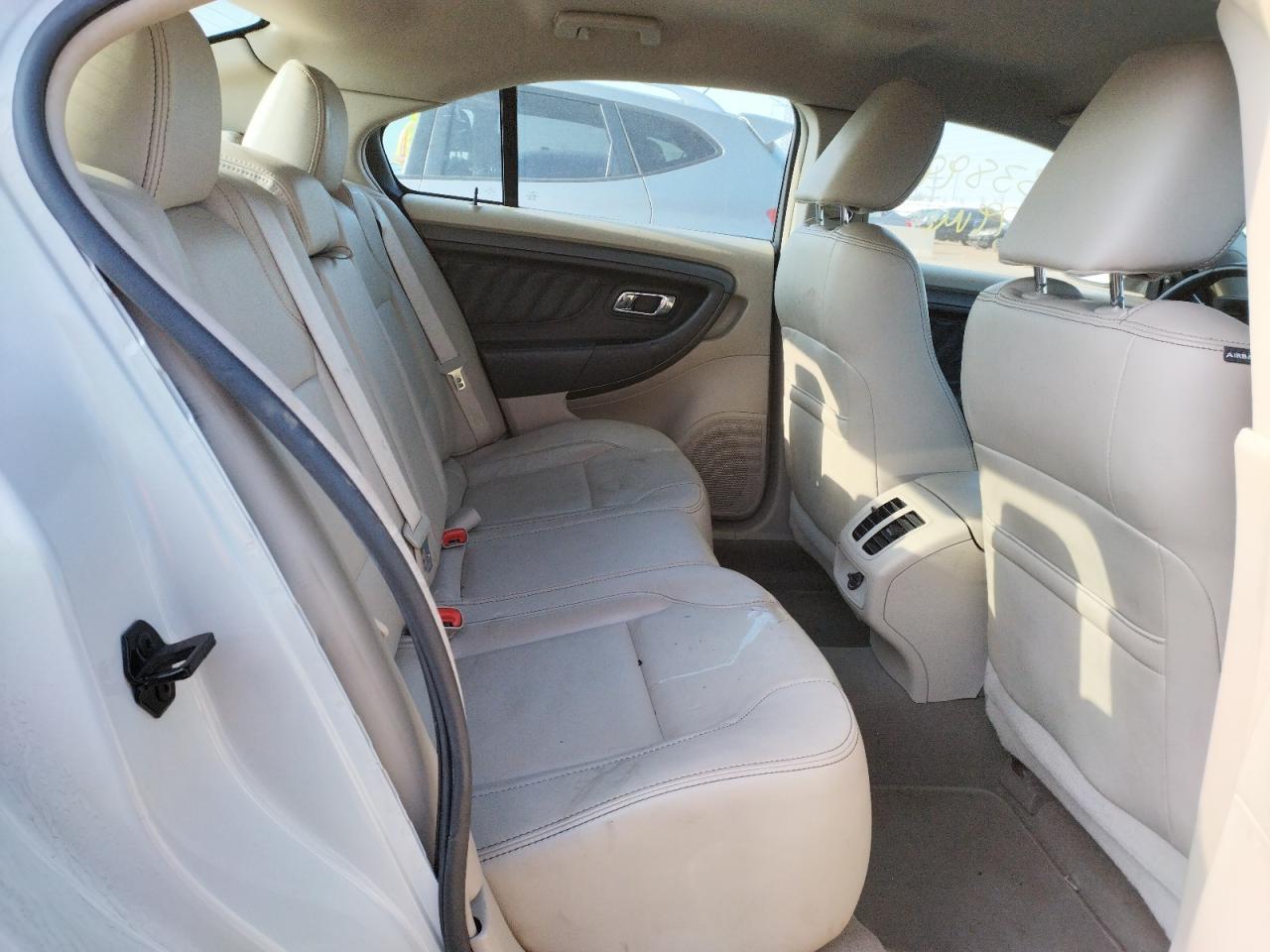Photo 6 from auction – 2010 FORD TAURUS SEL with VIN 1FAHP2EW7AG162293