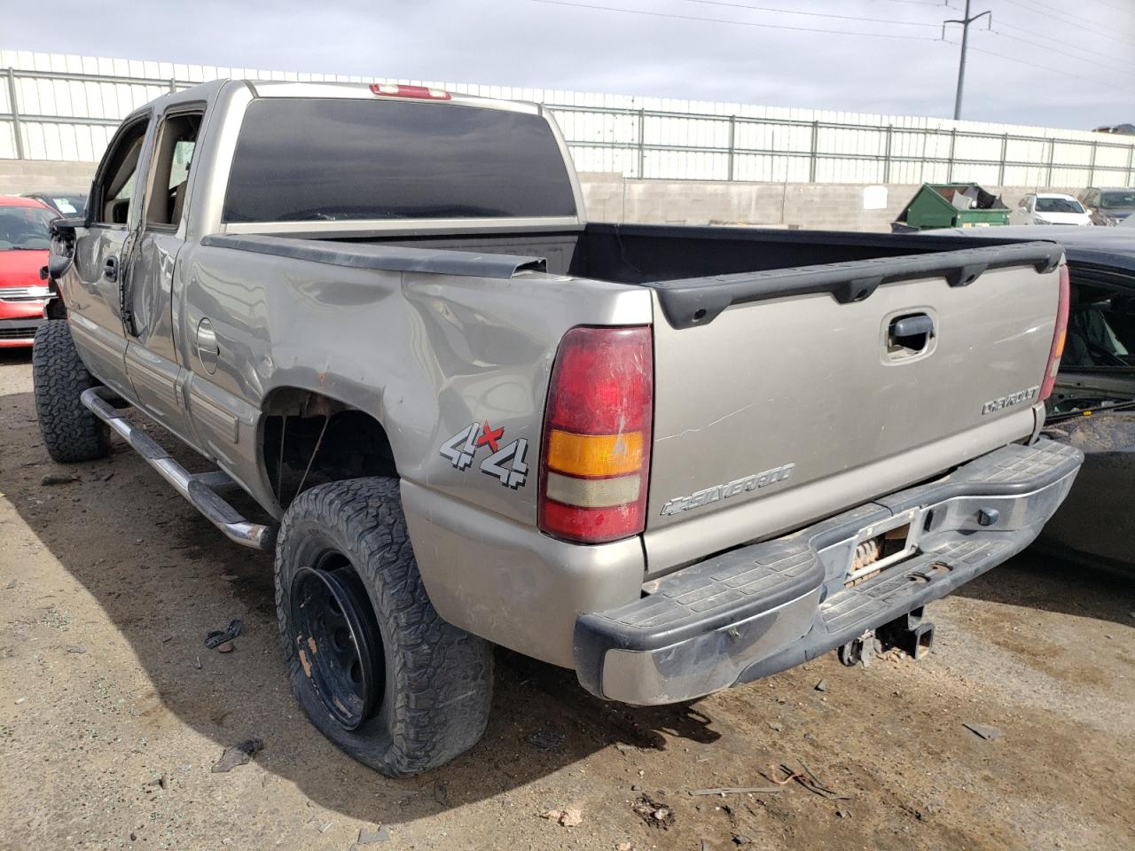 Photo 3 from auction – 2002 CHEVROLET SILVERADO with VIN 1GCEK19T12E302518
