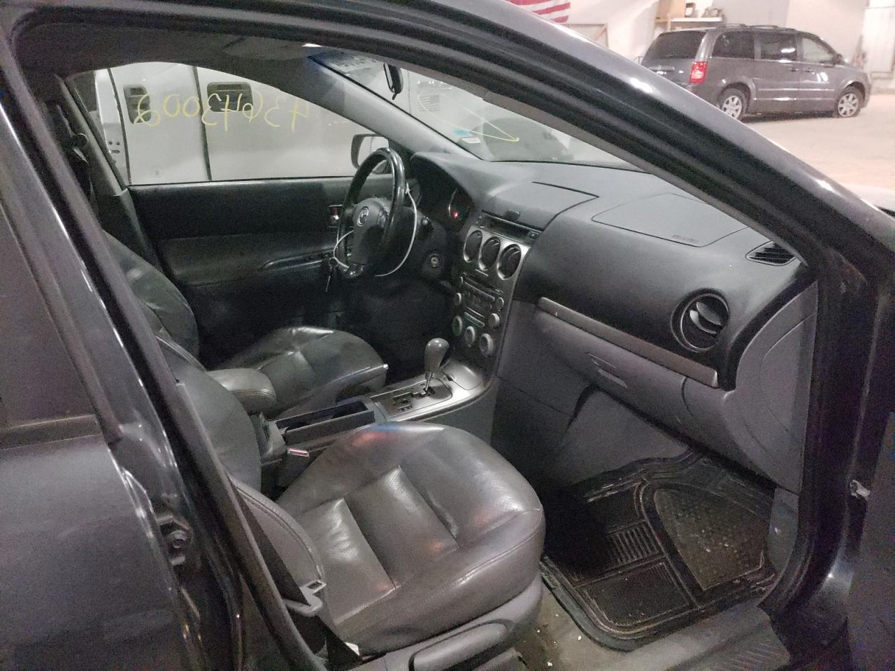 Photo 5 from auction – 2005 MAZDA 6 S with VIN 1YVHP80D955M36012