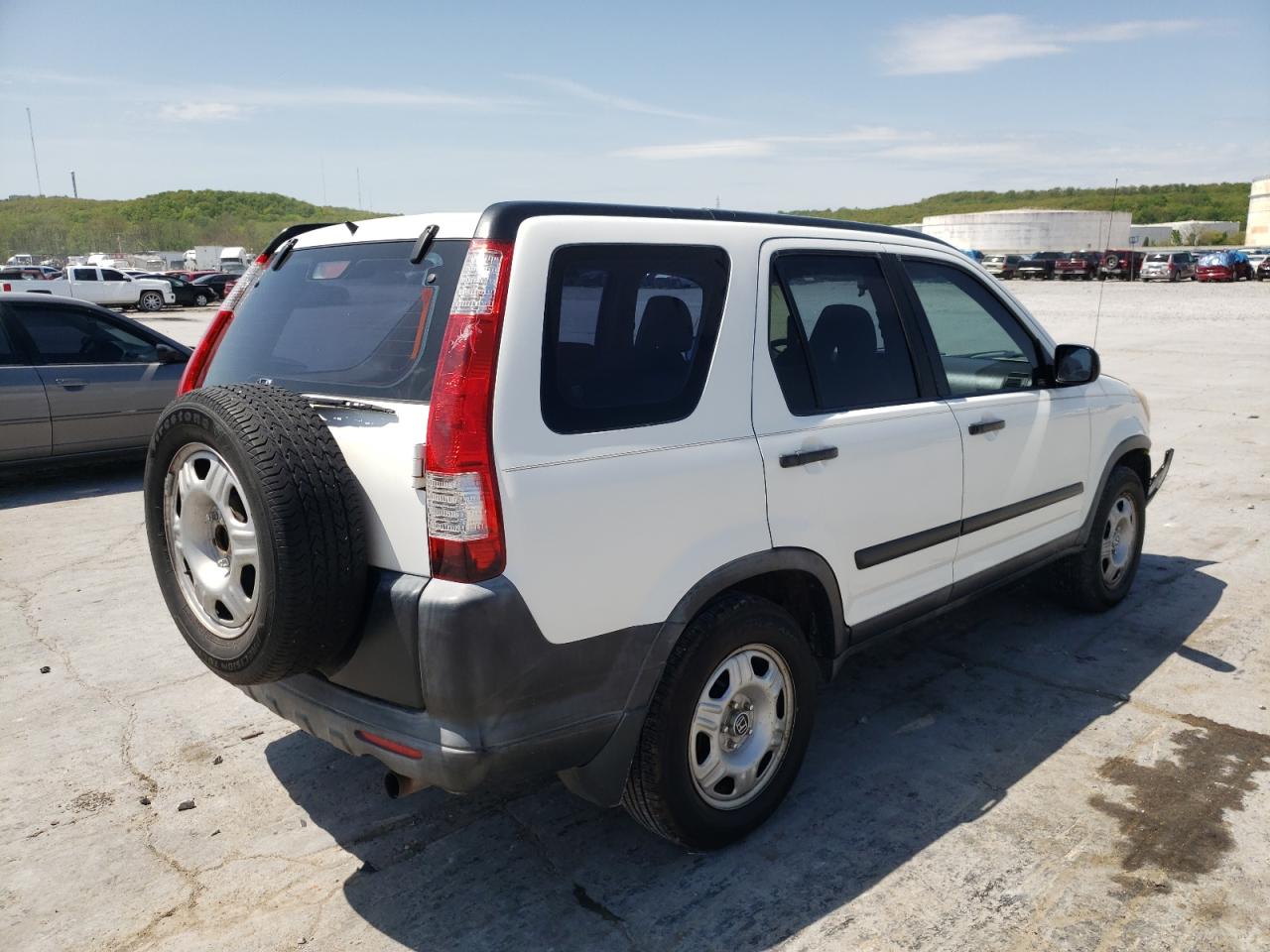 Photo 4 from auction – 2005 HONDA CR-V LX with VIN JHLRD68555C002124