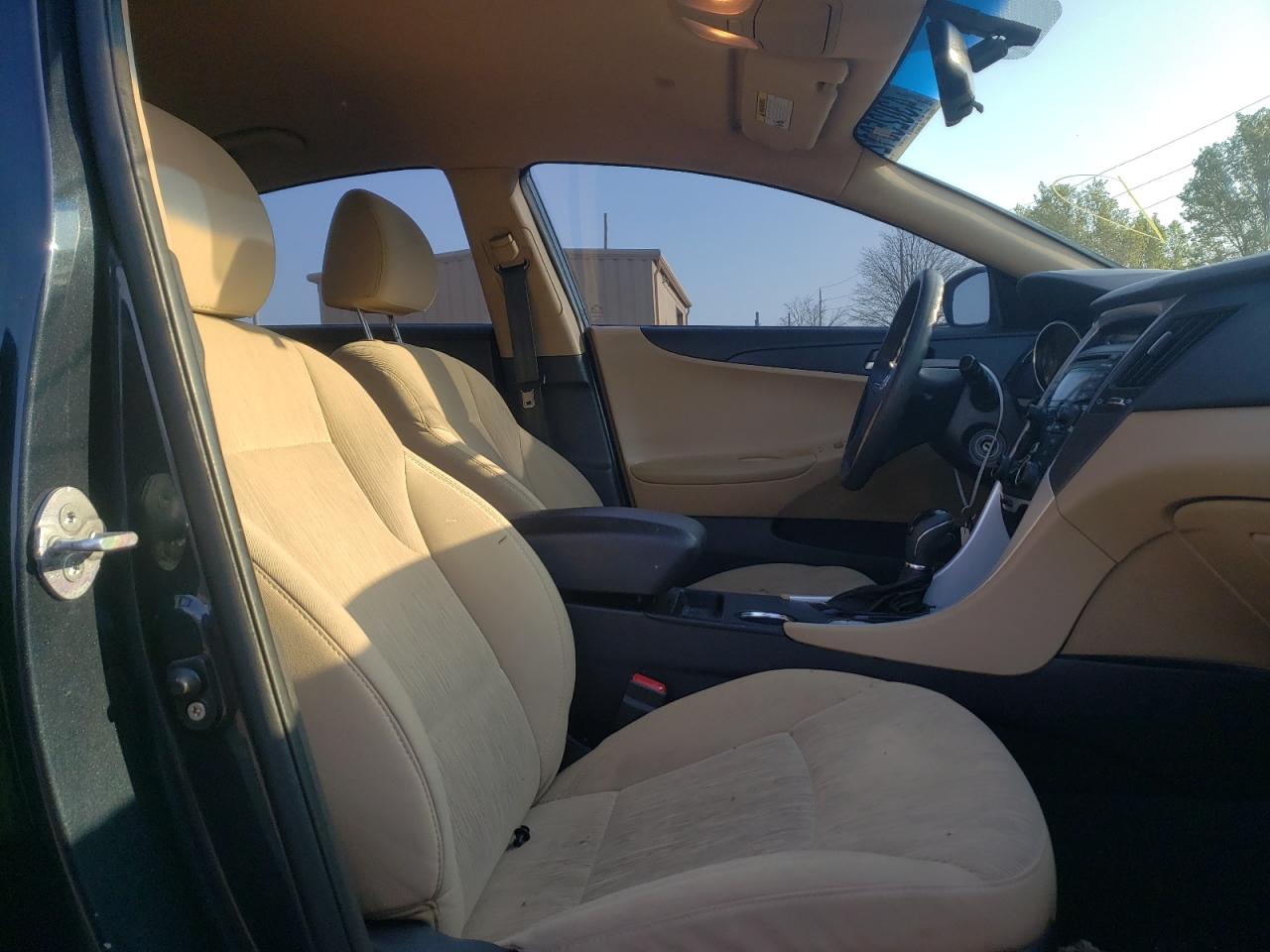 Photo 5 from auction – 2012 HYUNDAI SONATA GLS with VIN 5NPEB4AC5CH329557