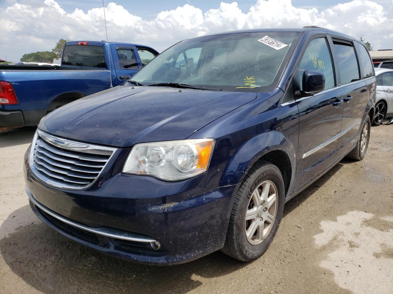 Photo 2 from auction – 2012 CHRYSLER TOWN & COU with VIN 2C4RC1BG7CR232247