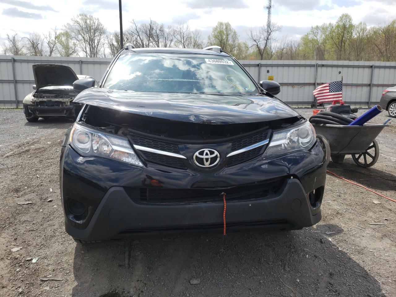 Photo 9 from auction – 2014 TOYOTA RAV4 LE with VIN 2T3BFREV8EW226726