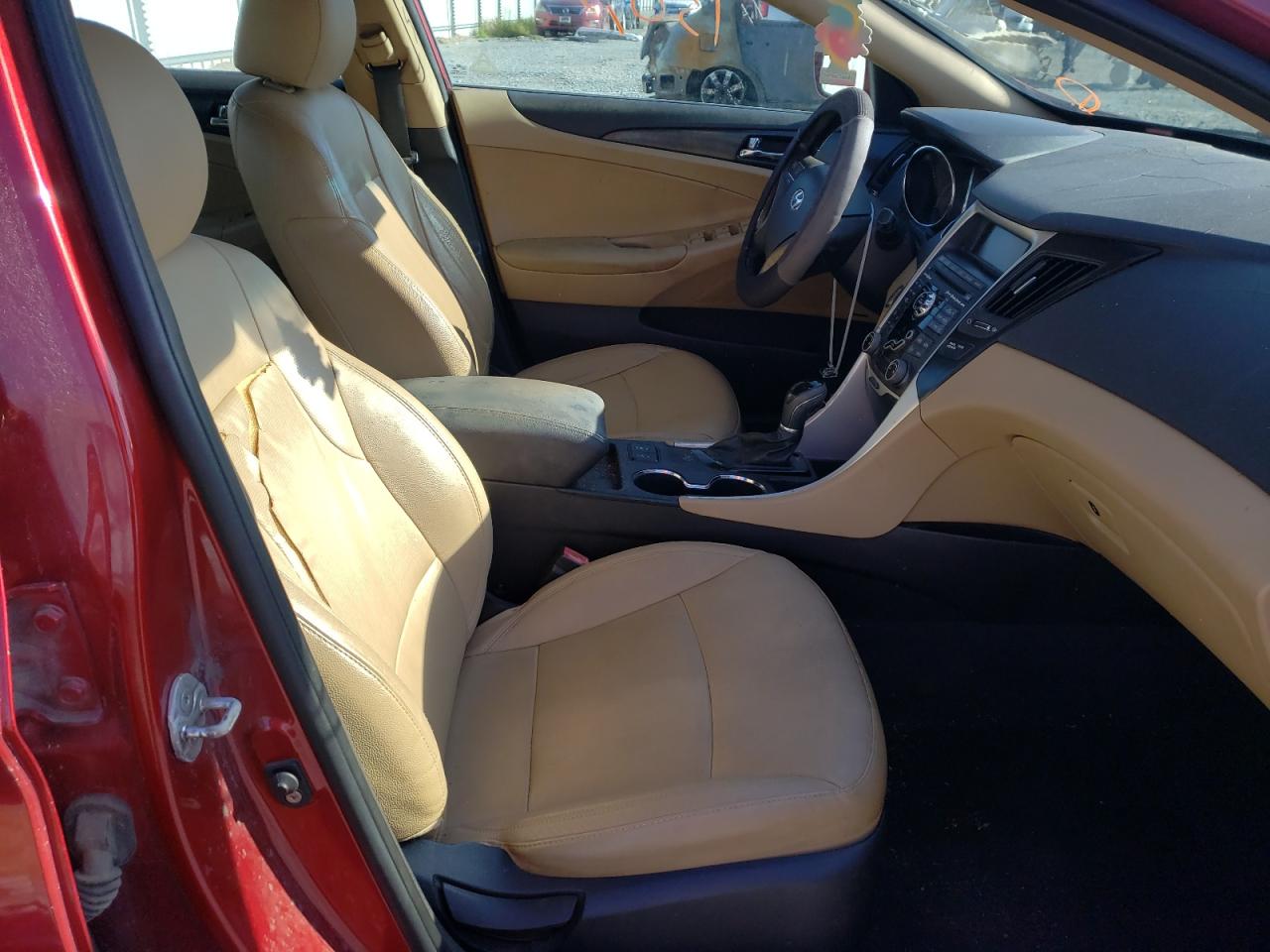 Photo 5 from auction – 2011 HYUNDAI SONATA SE with VIN 5NPEC4AC1BH108310