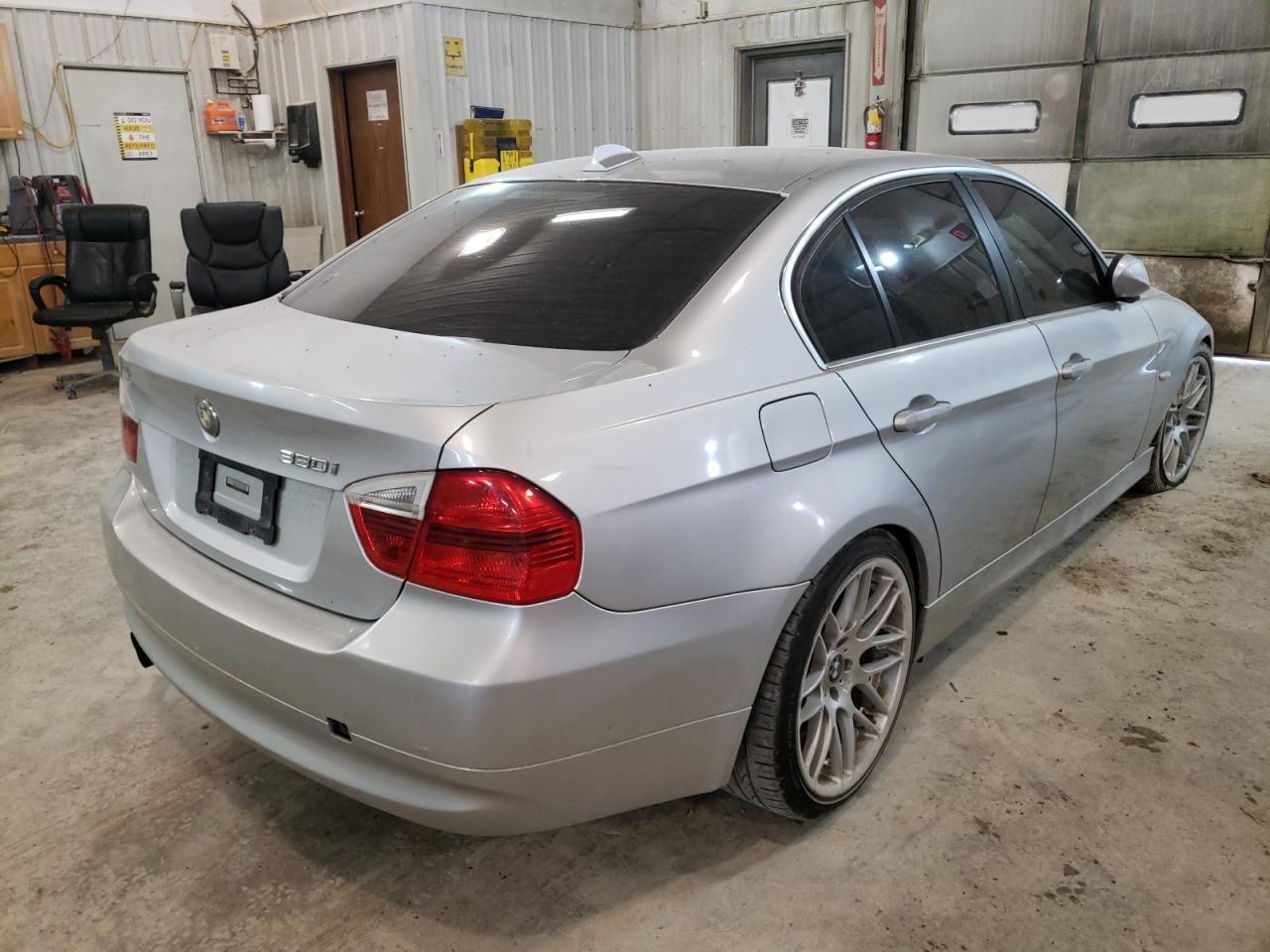 Photo 4 from auction – 2006 BMW 330 I with VIN WBAVB33596KS36665