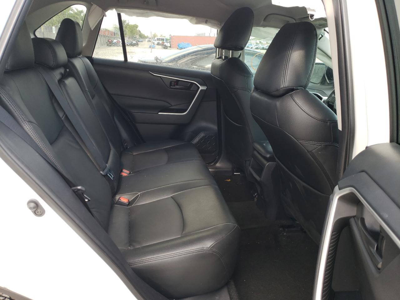 Photo 6 from auction – 2021 TOYOTA RAV4 LE with VIN 2T3F1RFV7MW184272