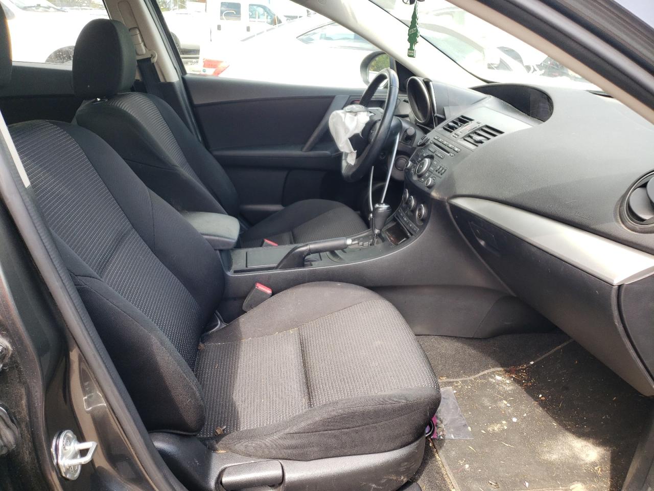 Photo 5 from auction – 2013 MAZDA 3 I with VIN JM1BL1LP5D1811808