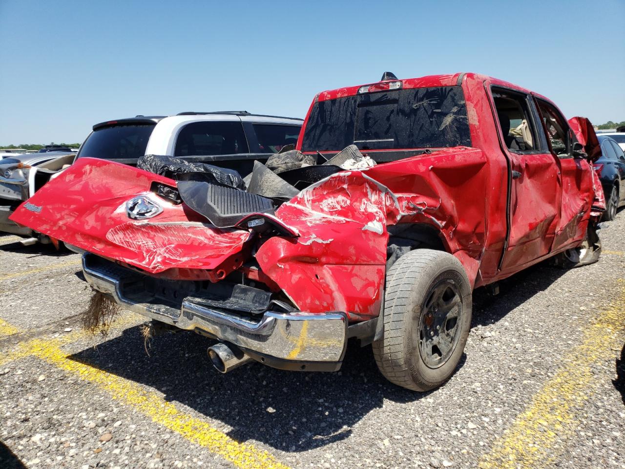 Photo 4 from auction – 2019 RAM 1500 TRADE with VIN 1C6RREGT7KN614681