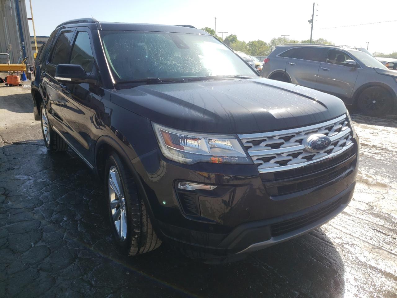FORD EXPLORER X 2018 with VIN 1FM5K8D87JGC31125 - Photo from auction