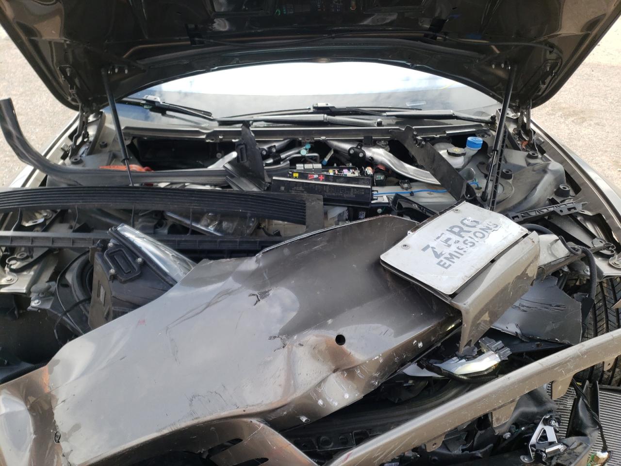 Photo 7 from auction – 2016 TESLA MODEL S with VIN 5YJSA1E25GF142457