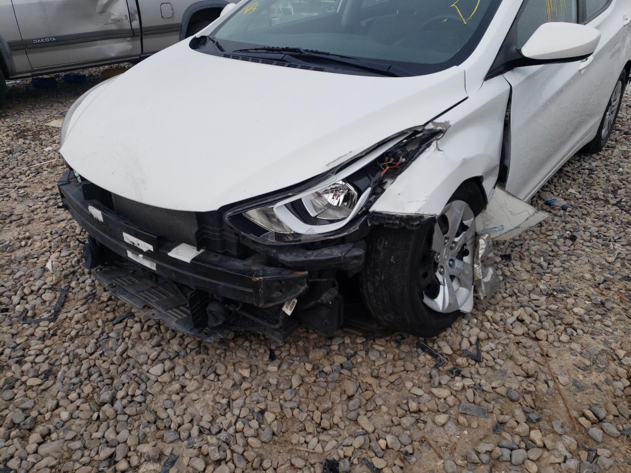 Photo 9 from auction – 2016 HYUNDAI ELANTRA SE with VIN 5NPDH4AE8GH686748