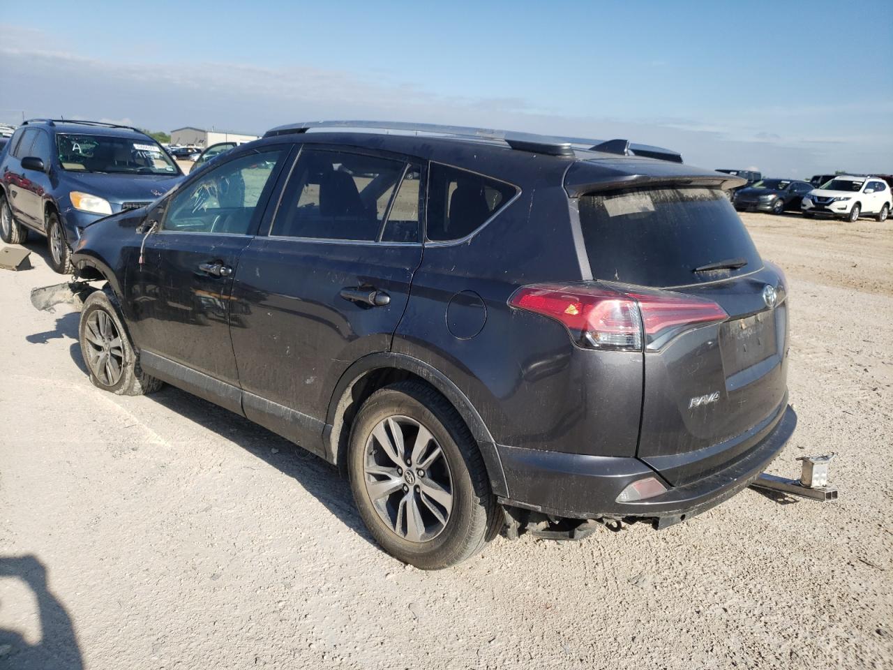 Photo 3 from auction – 2016 TOYOTA RAV4 XLE with VIN 2T3WFREV3GW239856