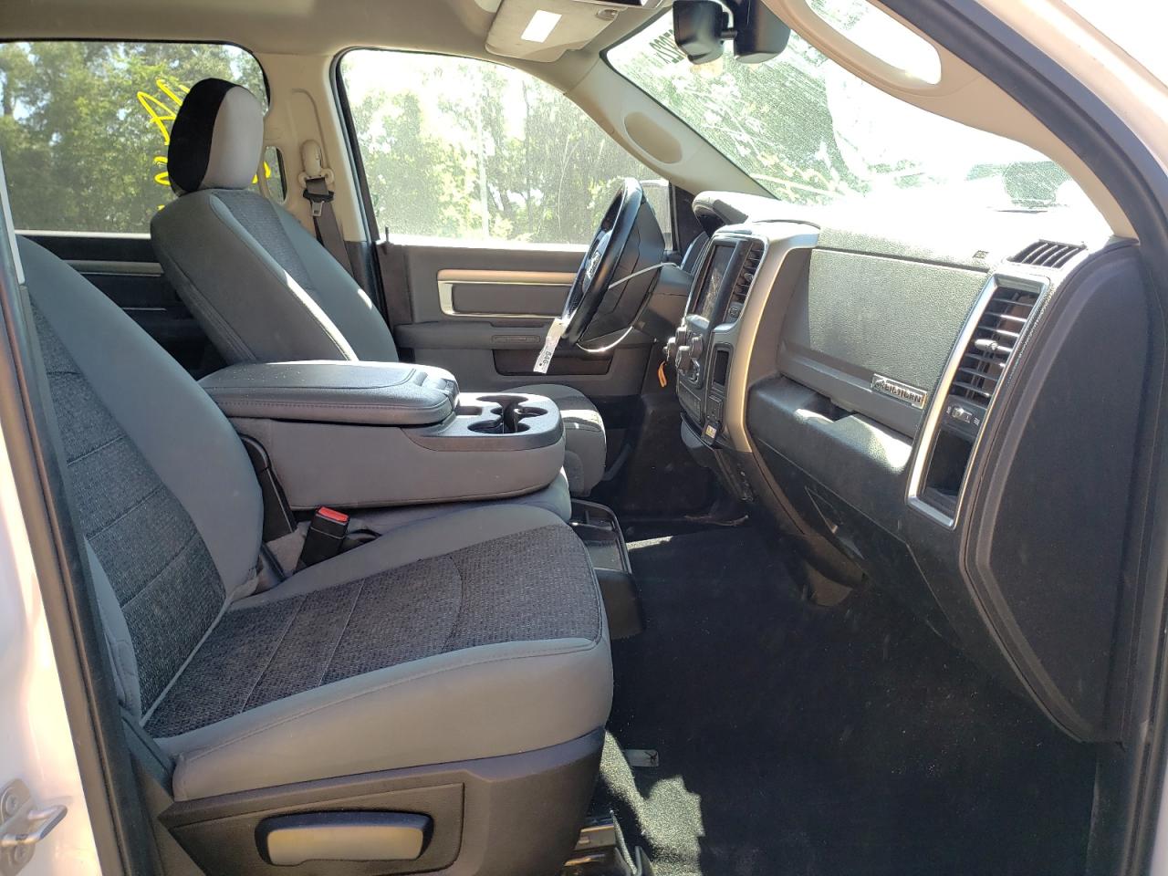 Photo 5 from auction – 2019 RAM 1500 CLASS with VIN 1C6RR7TT1KS701091
