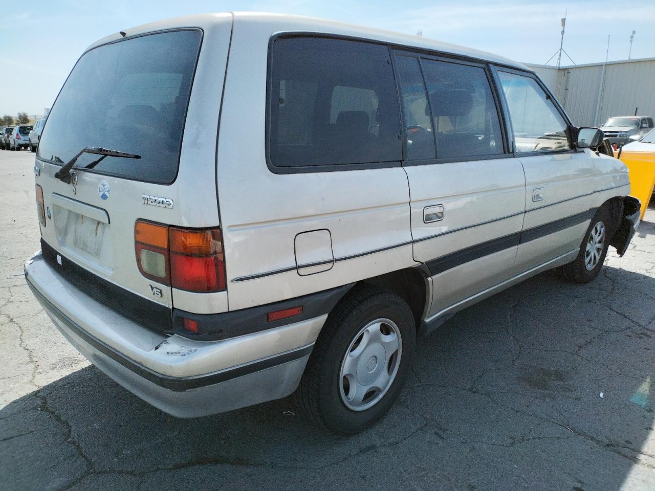 Photo 4 from auction – 1998 MAZDA MPV WAGON with VIN JM3LV5224W0835450
