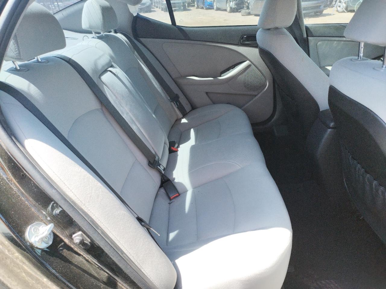 Photo 6 from auction – 2015 KIA OPTIMA LX with VIN 5XXGM4A77FG384033