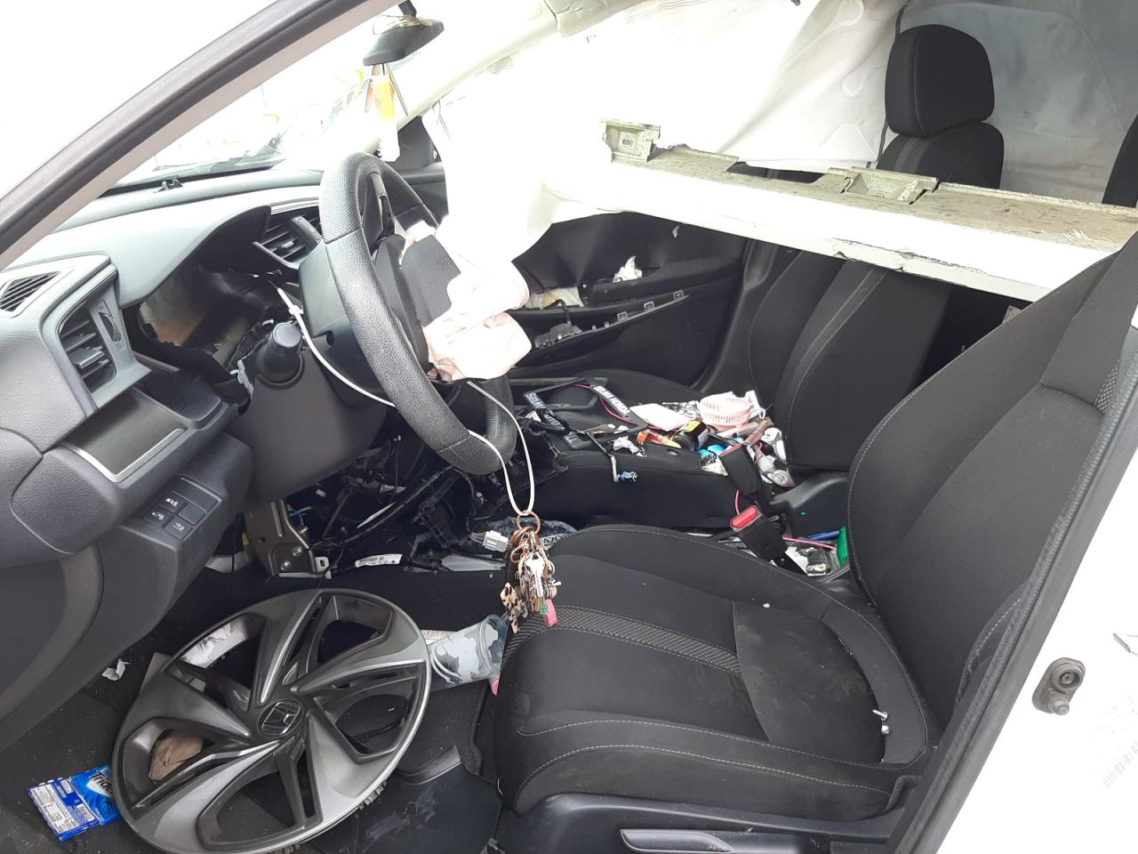 Photo 5 from auction – 2020 HONDA CIVIC LX with VIN 19XFC2F60LE206715