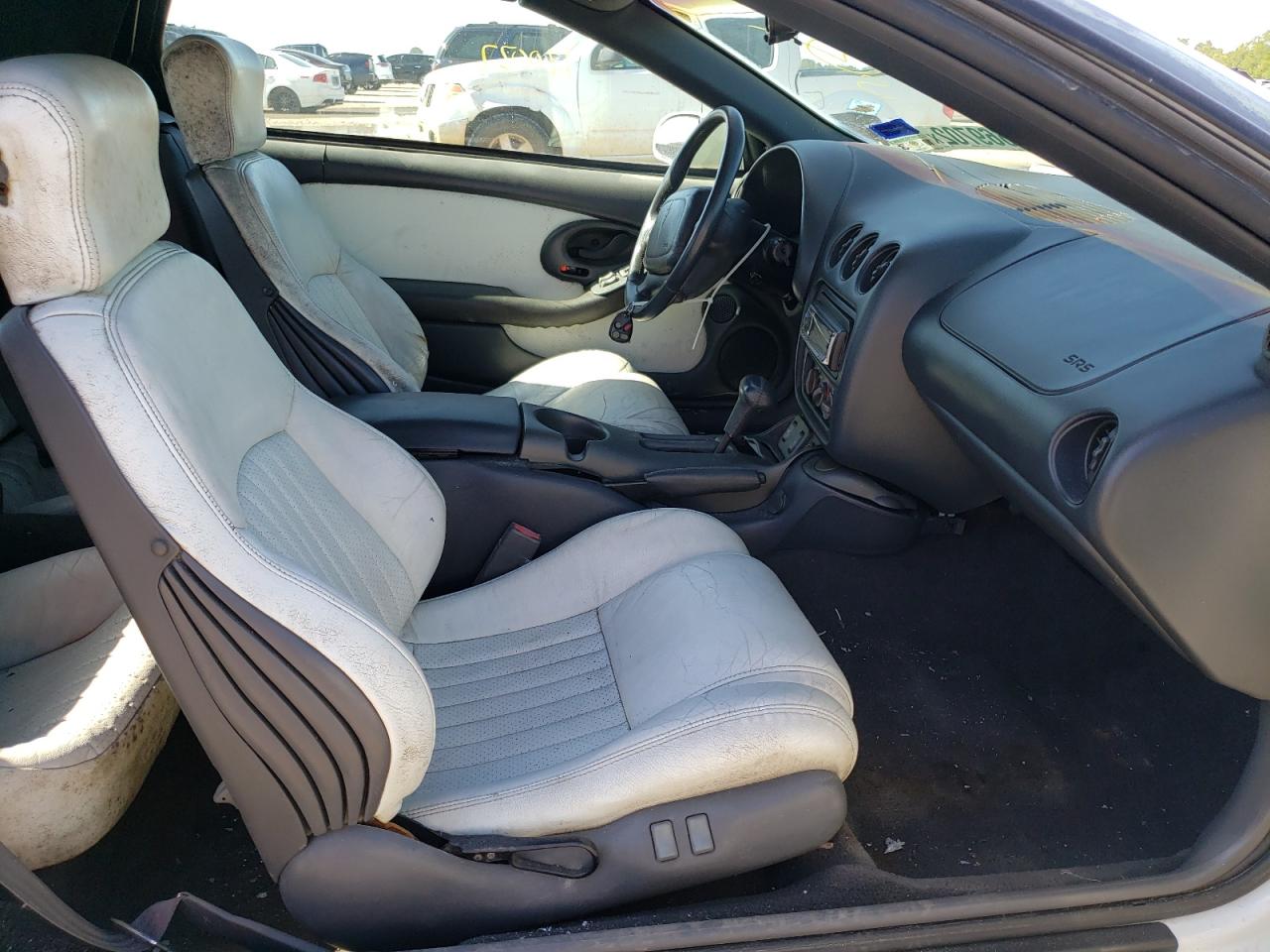 Photo 5 from auction – 1999 PONTIAC FIREBIRD T with VIN 2G2FV32G3X2212783