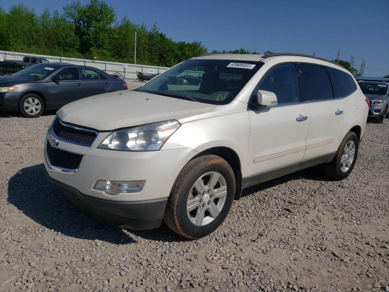 Photo 2 from auction – 2011 CHEVROLET TRAVERSE L with VIN 1GNKRGED0BJ176652