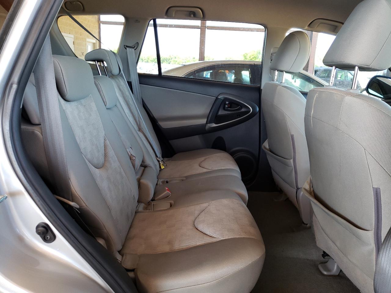 Photo 6 from auction – 2011 TOYOTA RAV4 with VIN 2T3ZF4DV7BW064599