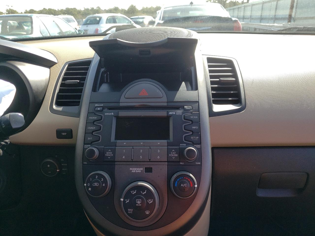Photo 9 from auction – 2010 KIA SOUL + with VIN KNDJT2A23A7034577
