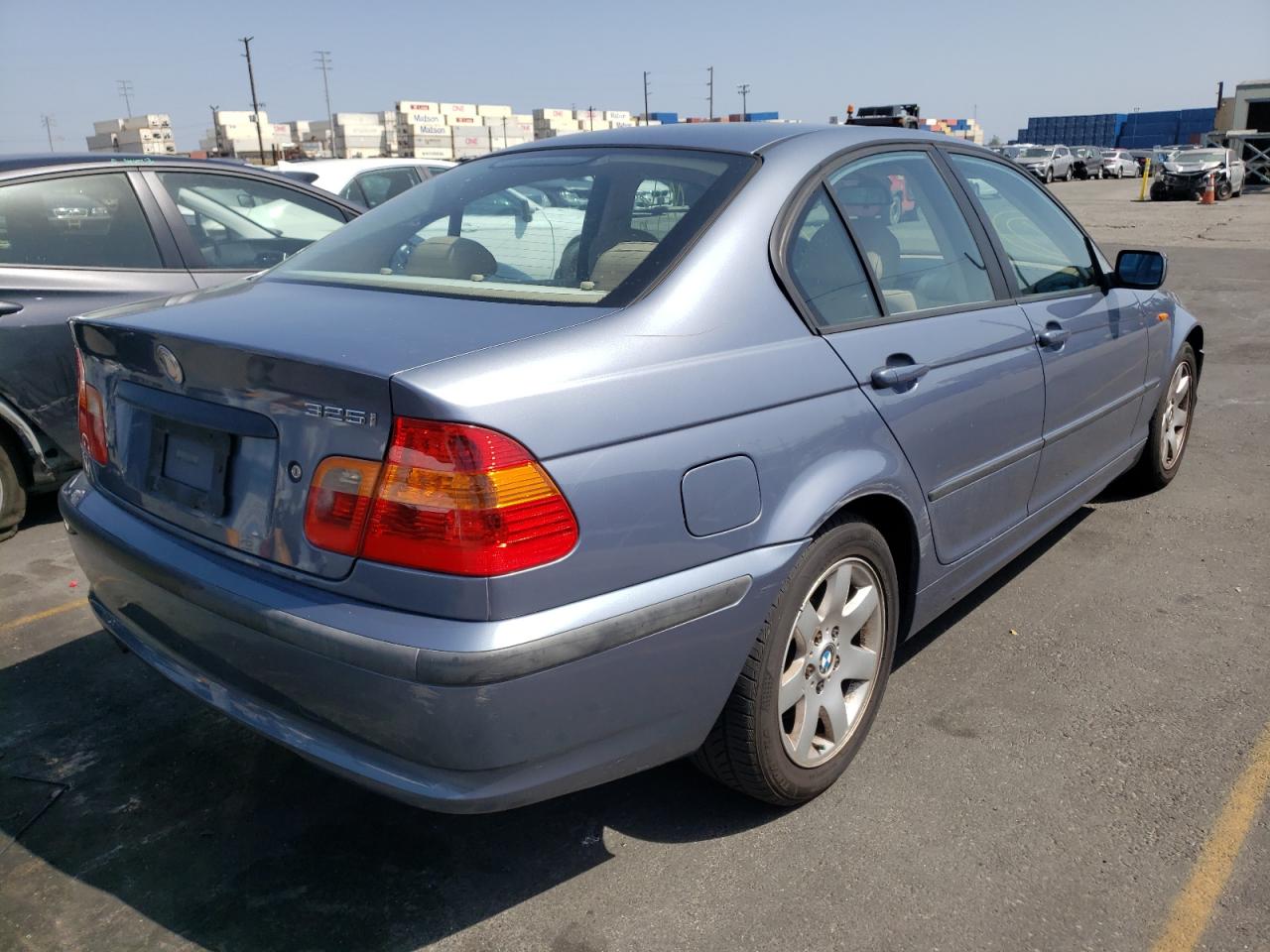 Photo 4 from auction – 2003 BMW 325 I with VIN WBAET37423NJ24704