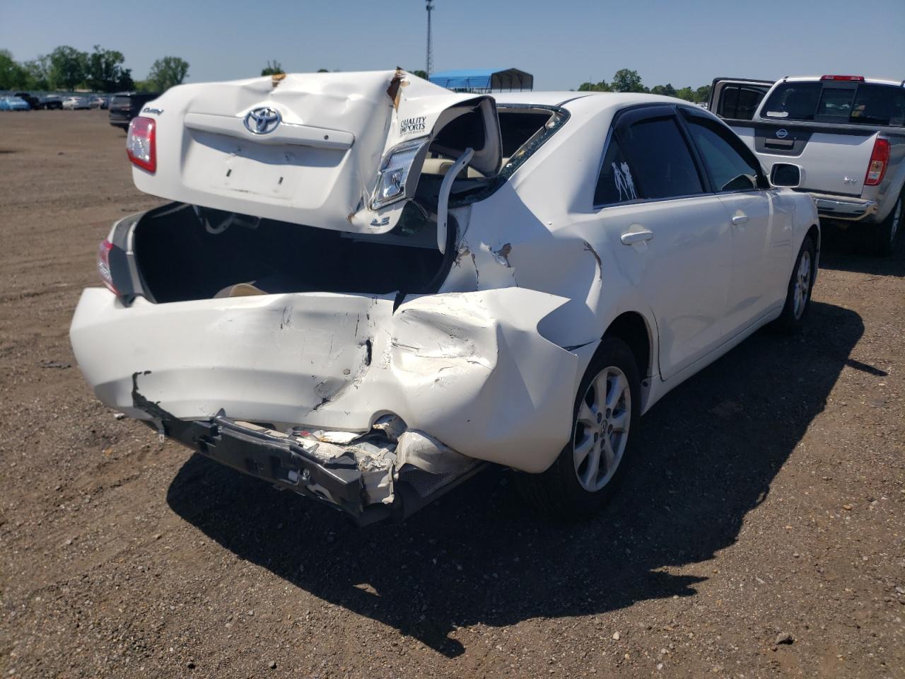 Photo 4 from auction – 2011 TOYOTA CAMRY BASE with VIN 4T1BF3EKXBU655888