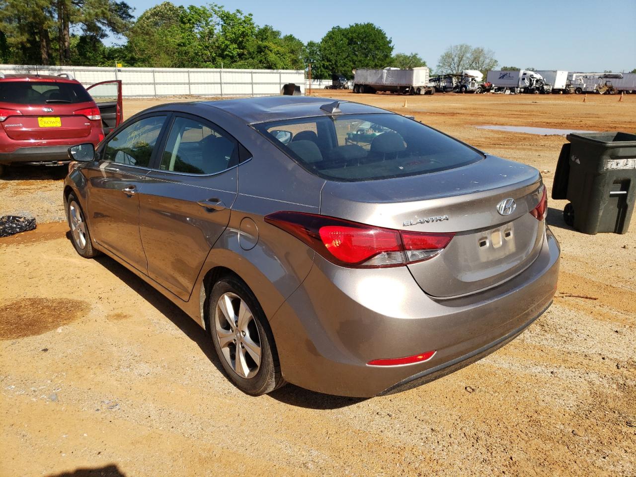 Photo 3 from auction – 2016 HYUNDAI ELANTRA SE with VIN 5NPDH4AE5GH716918