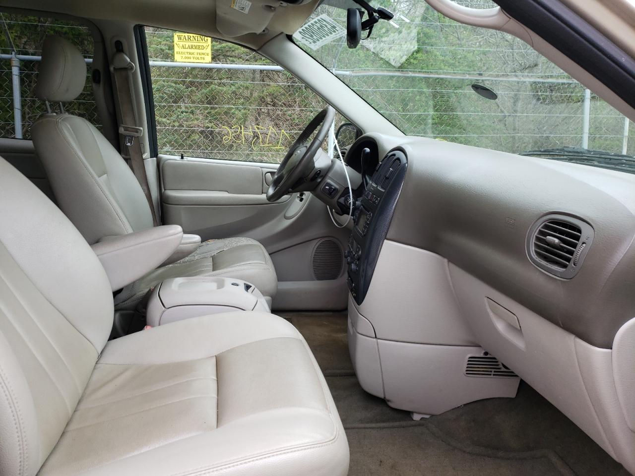 Photo 5 from auction – 2006 DODGE GRAND CARA with VIN 2D4GP44L26R767355