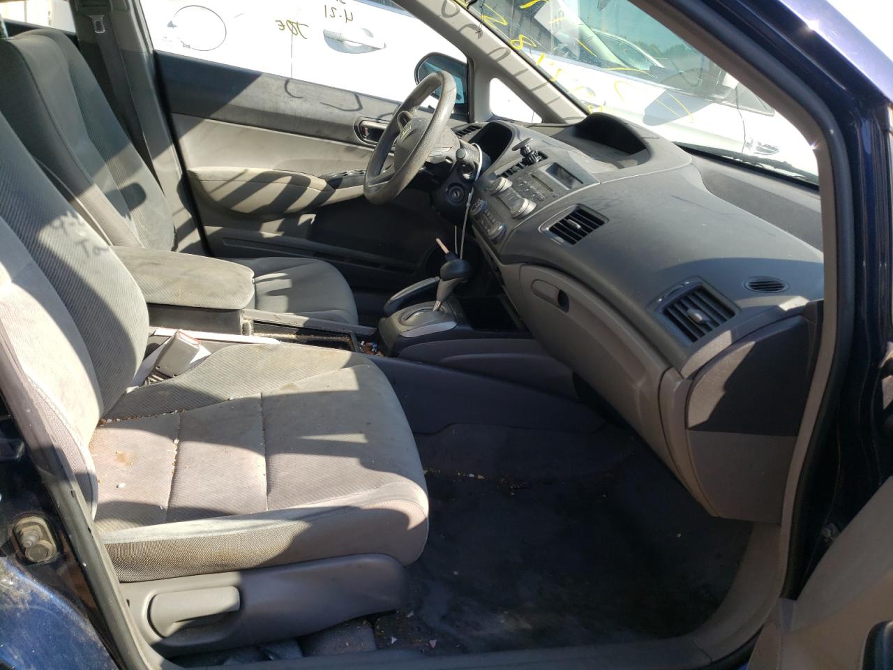Photo 5 from auction – 2011 HONDA CIVIC LX with VIN 19XFA1F50BE032067
