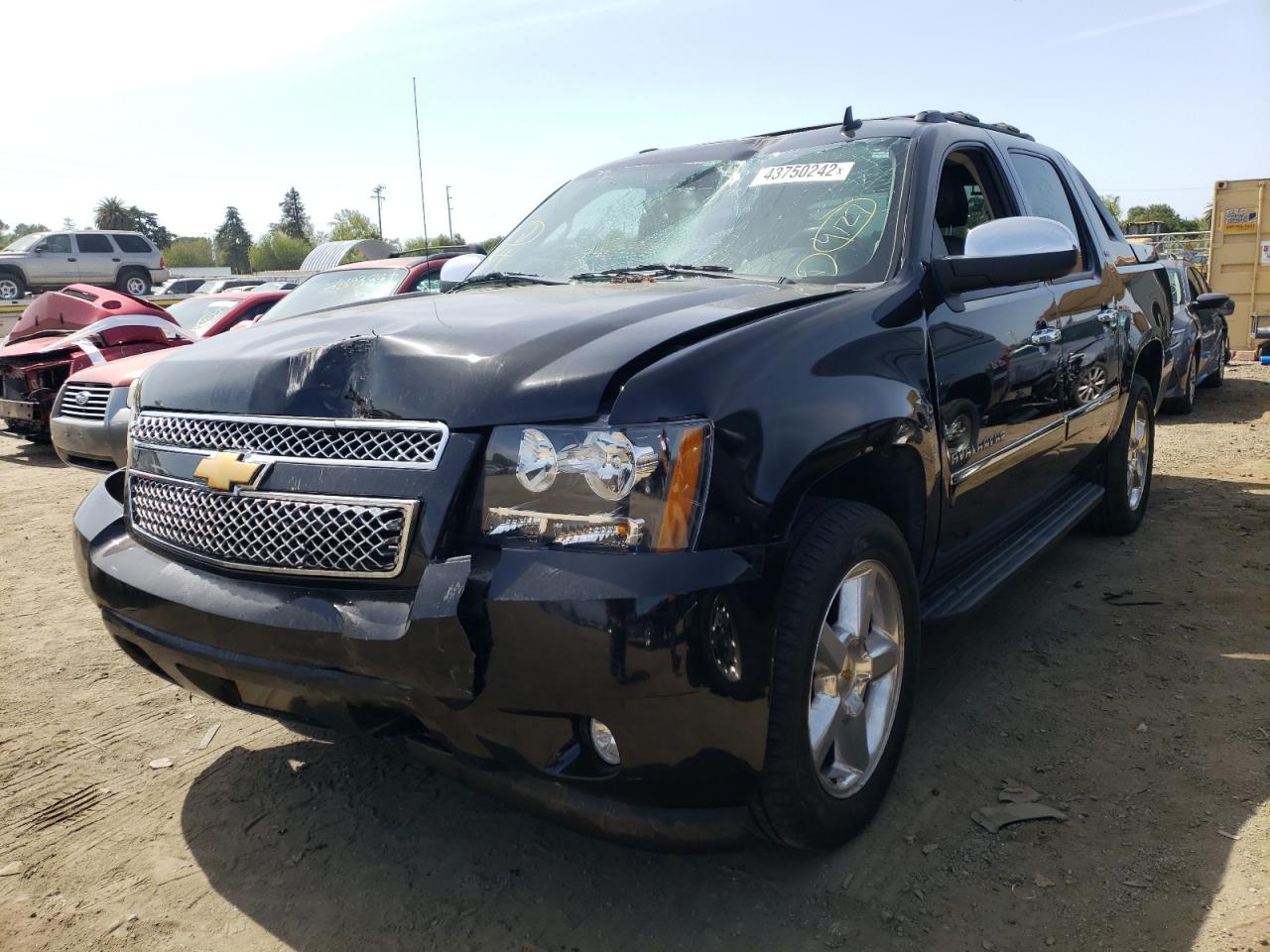 Фото 2 с аукциона – 2012 CHEVROLET AVALANCHE с VIN 3GNMCGE04CG311934