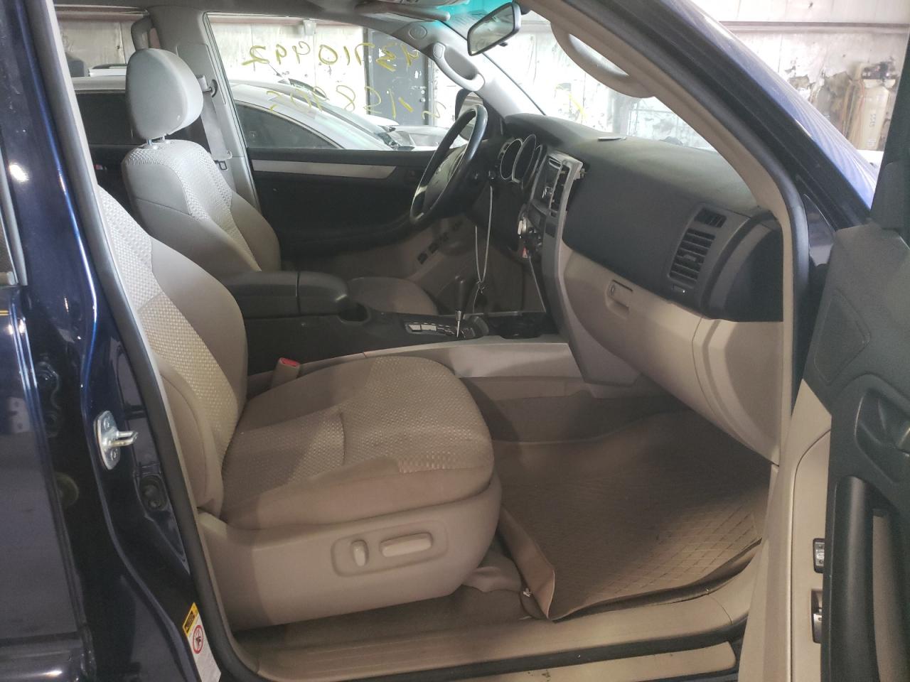 Photo 5 from auction – 2006 TOYOTA 4RUNNER SR with VIN JTEBT14R960061947