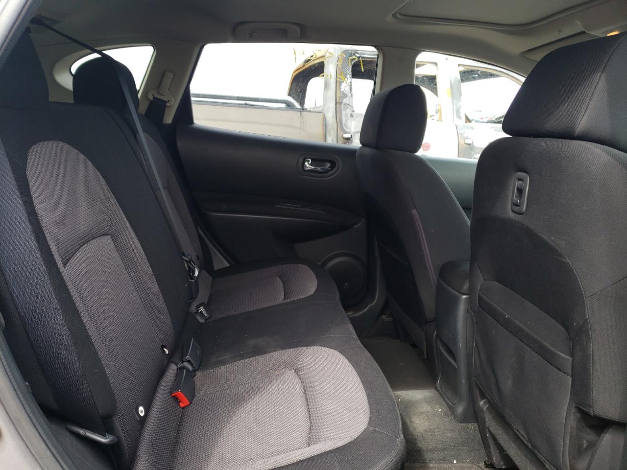 Photo 6 from auction – 2011 NISSAN ROGUE S with VIN JN8AS5MT0BW158858
