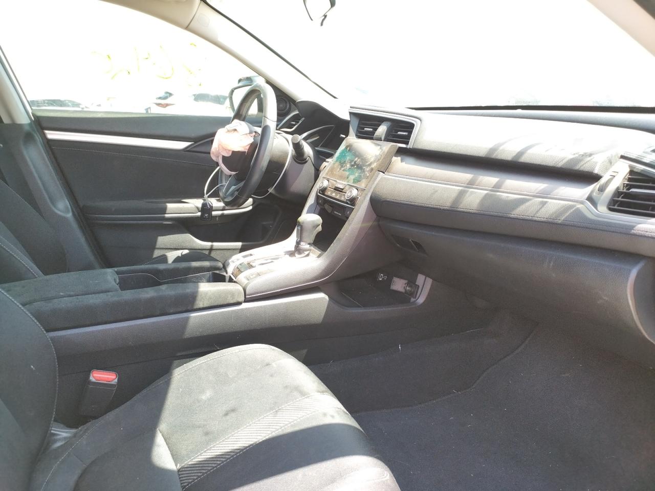 Photo 5 from auction – 2018 HONDA CIVIC EX with VIN JHMFC1F33JX011803