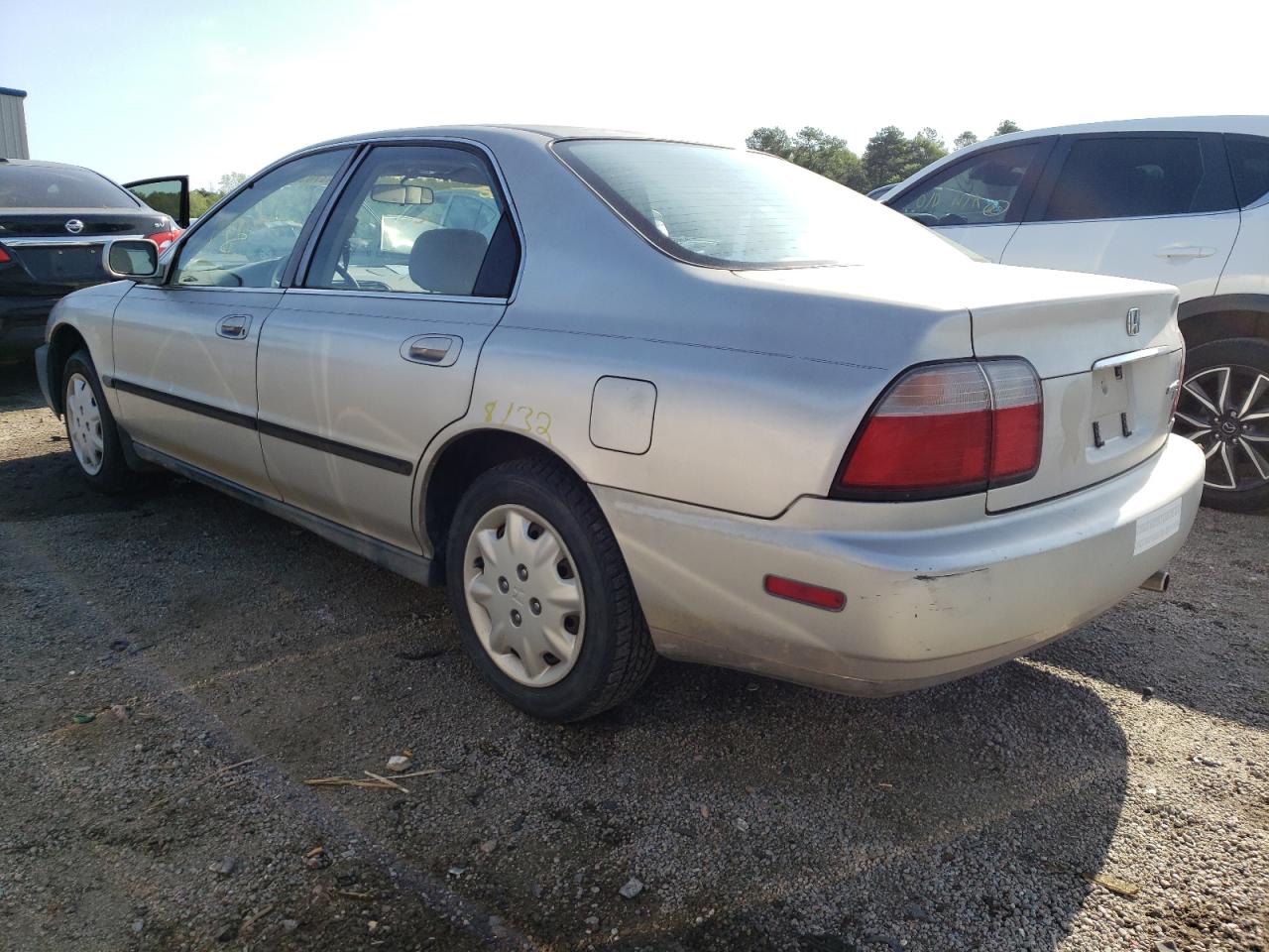 Photo 3 from auction – 1996 HONDA ACCORD LX with VIN 1HGCD563XTA054244