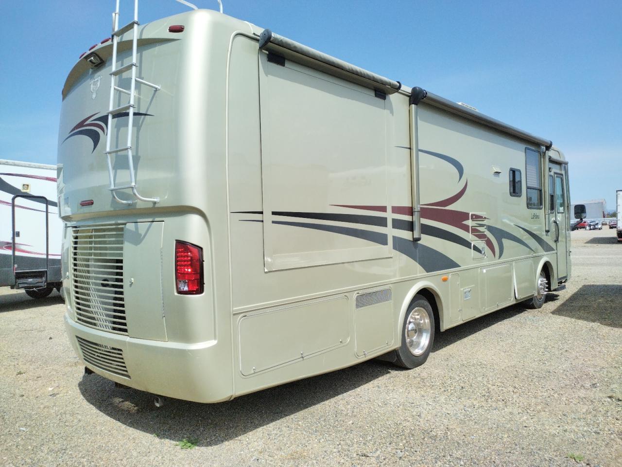 Photo 4 from auction – 2006 MNAC MOTORHOME with VIN 1RF31326X62040671