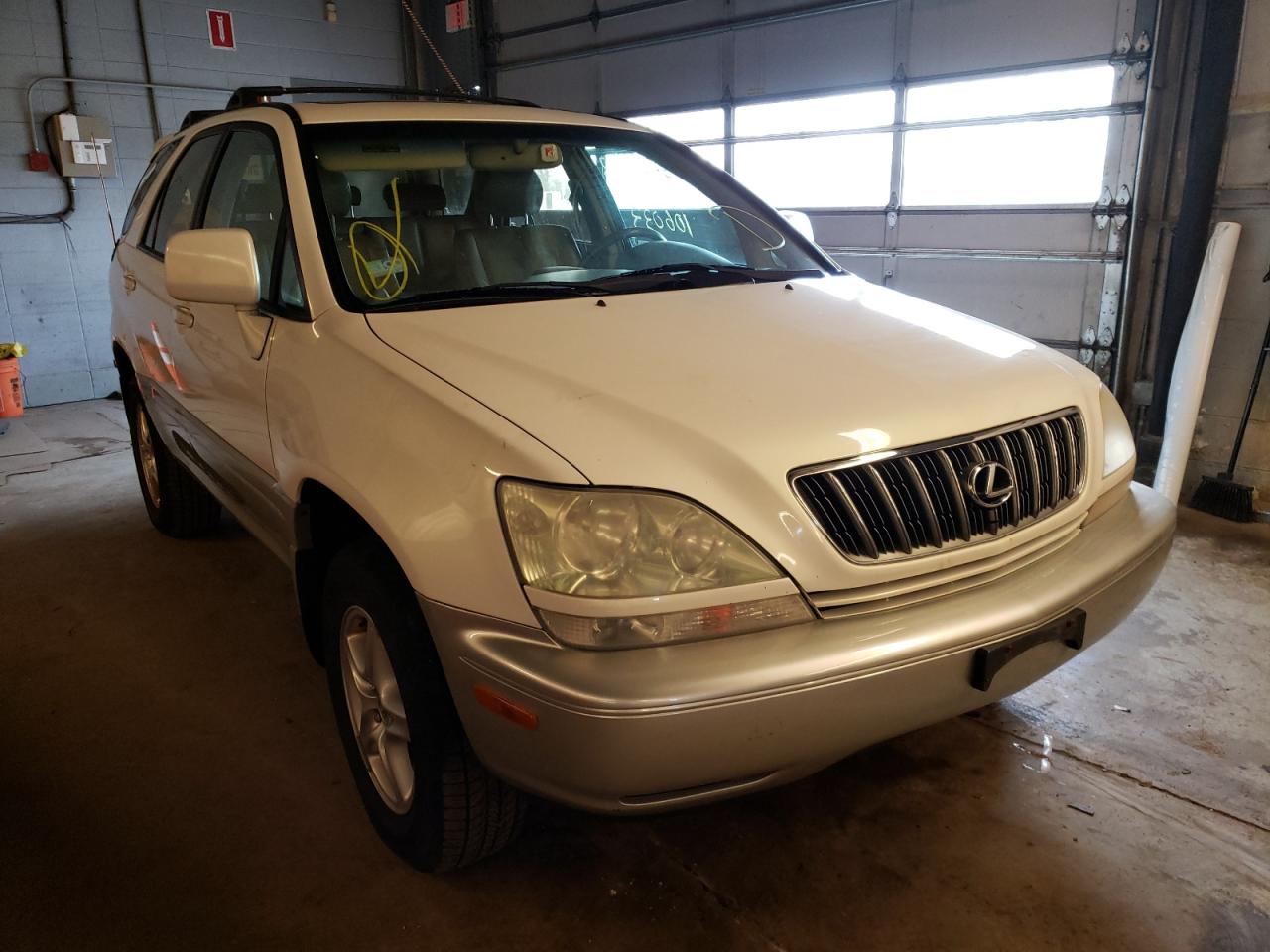 LEXUS RX 300 2001 with VIN JTJHF10U710171031 - Photo from auction