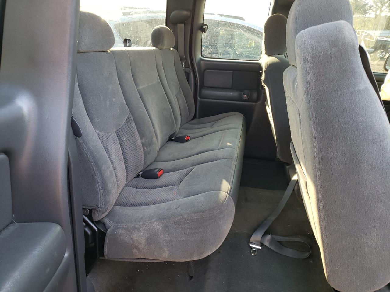 Photo 6 from auction – 2004 CHEVROLET SILVERADO with VIN 2GCEK19T041232112