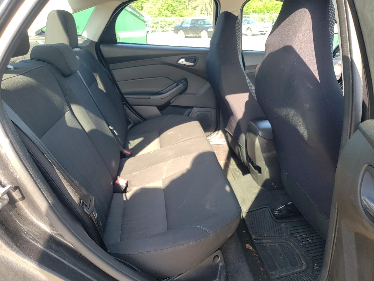 Photo 6 from auction – 2016 FORD FOCUS SE with VIN 1FADP3F28GL230309